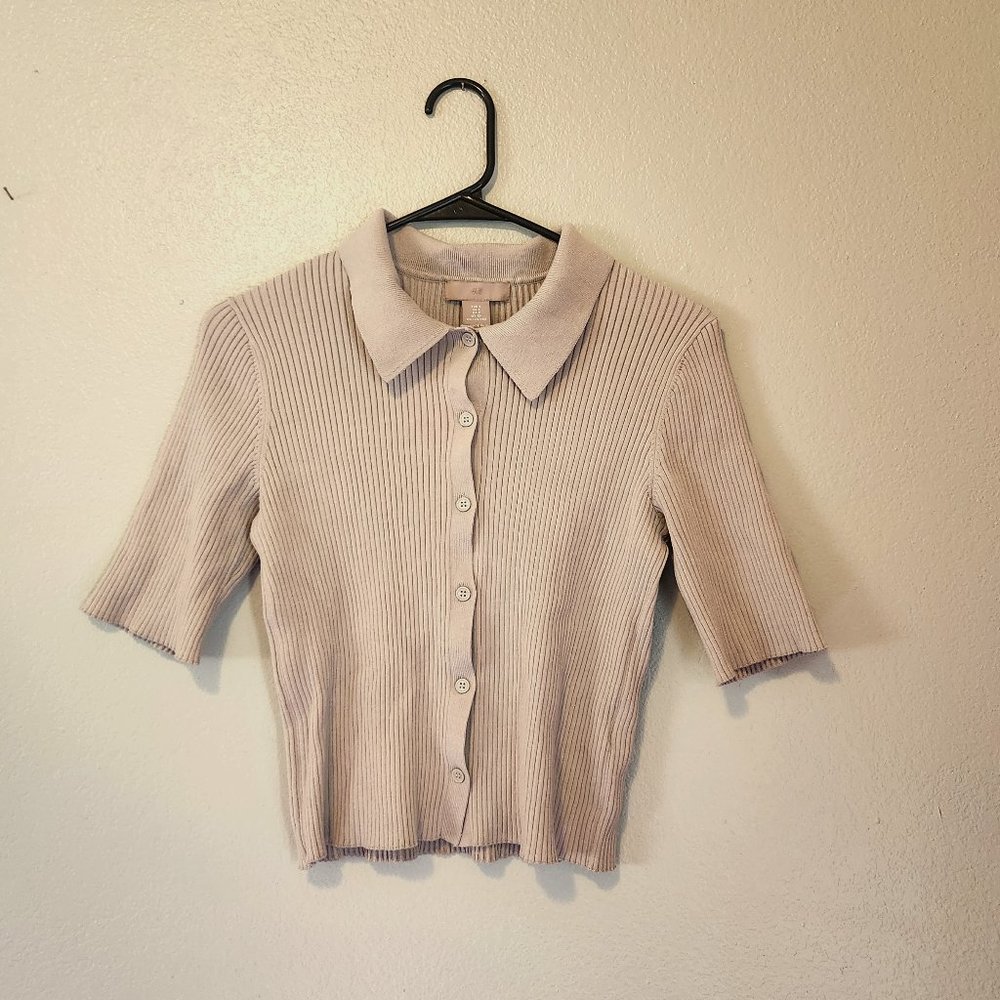 H & M Casual Button Up top with collar, small